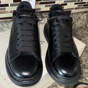 Alexander McQueen Men's Black Sneakers